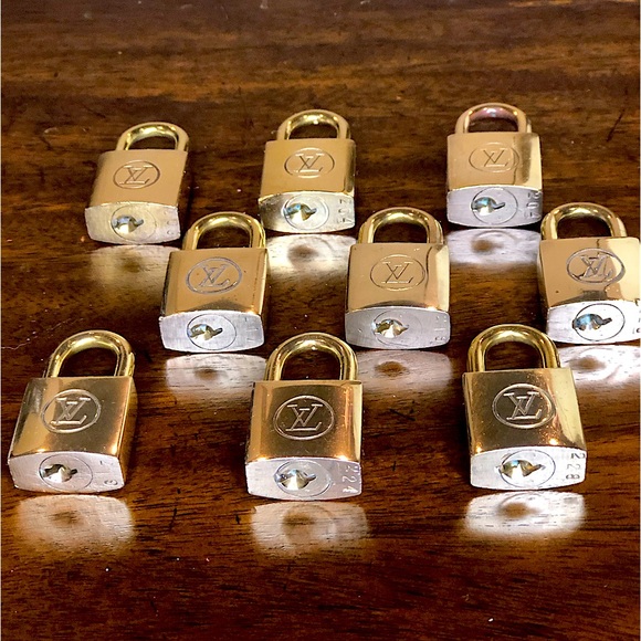 LOUIS VUITTON Vintage LV Lock 200 Series - In Case You’re ISO LV LOCK PADLOCK - Picture 8 of 17